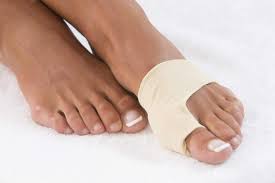 Operation bei hallux rigidus, grosszehengelenksarthrose nach einem hautschnitt wird das gelenk eröffnet. Hallux Valgus 10 Fakten Naturlich Behandeln Ursache Schmerzen