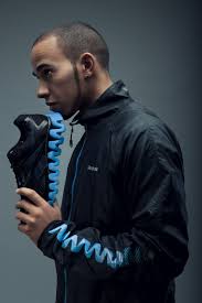 Offizielle mercedes f1 teamware 2021. Bild Lewis Hamilton Gibt Seinem Training Mit Reebok Zigtech Mehr Energie Zigtech Schuh