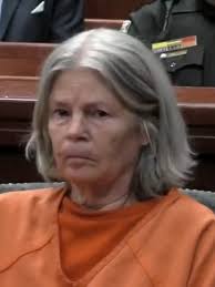 "I want the world to know who did this." #MelodyFarris tells the court at  sentencing "I know [Scott Farris] killed his father." The convicted killer  blames her own son for the murder and gives what ...