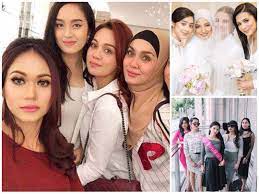 Dikatakan ada hubungan dengan suami sharifah sakinah, pramugari tampil bersuara. 10 Adik Beradik Perempuan Selebriti Malaysia Yang Kalau Lelaki Tengok Confirm Bergetar Tulang Rusuk Remaja