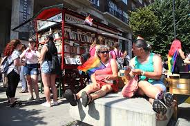 Jun 26, 2021 · a budapest pride fesztiválon több mint 50 szervezet és magánszemély mintegy száz programján lehet részt venni budapesten és más városokban. Uuda L957hrkfm