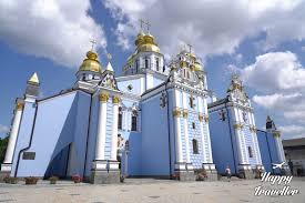 Επεκτείνοντας σχεδόν εντελώς στη δεξιά όχθη του ποταμού δνείπερου, το κίεβο, πρωτεύουσα της ουκρανίας, αντιπροσωπεύει ένα από τα παλαιότερα κέντρα της χώρας. Oykrania Plhrhs Ta3idiwtikos Odhgos Ths Xwras Happy Traveller