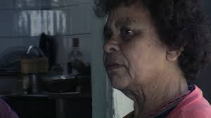 Dans les années 1970, Marie-Noëlle Grondin quitte la Réunion pour aller  travailler à Paris. Des décennies plus tard, elle y revient pour une  réunion de famille. Son passé refait surface ainsi que les ...