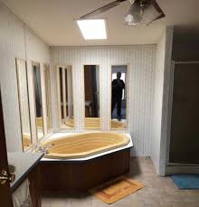 3 Remedies For Yellow Bathtubs In Mobile Homes Remodeling Mobile Homes Mobile Home Bathtubs Mobile Home Bathrooms