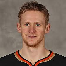Corey perry is currently playing in a team montréal canadiens. Corey Perry Correyperry10 Twitter