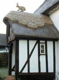 So Ein Dach Fur Unser Haus Im Paradies Thatched Roof Thatched Cottage Storybook Homes