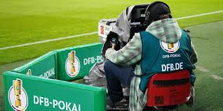 Wann findet das halbfinale statt? Auf Unbestimmte Zeit Dfb Pokalfinale Findet Nicht Mehr Wie Geplant Statt Hamburger Morgenpost