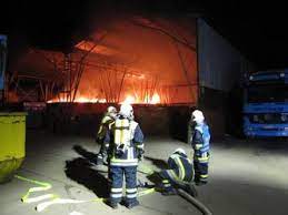 Einen weiteren einsatz hatte die freiwillige feuerwehr wiener neustadt am mittwoch im verkehrsnetz zu absolvieren. Freiwillige Feuerwehr Crailsheim Einsatze