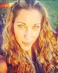 Michelle Bixler's Instagram, Twitter & Facebook