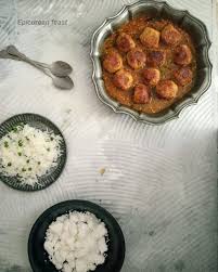 Kancha Kolar Kofta Curry Plantain Kofta Curry Indian Food Recipes Vegetarian Vegetarian Dishes Onion Recipes