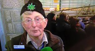 Hashes to Ashes as Willie burns famous hat