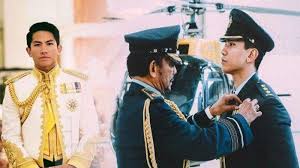 Dalam pada itu, putera mateen turut menceritakan keperibadian kekandanya yang disifatkan sebagai seorang yang. Sosok Pangeran Abdul Mateen Putra Sultan Brunei Curi Perhatian Di Pelantikan Presiden Ini Potretnya Halaman All Tribun Pontianak
