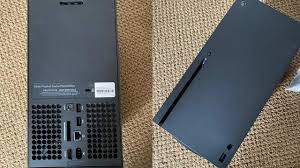 Sie vereint eine custom ssd mit integrierter software für ein schnelleres, optimiertes. Xbox Series X Erste Bilder Der Ruckseite Und Der Anschlusse Aufgetaucht