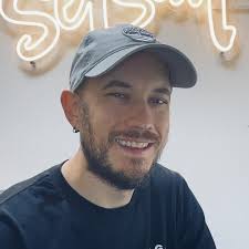 Beach Club Brush Font