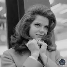 Samantha Eggar has passed away at age 86. R.I.P.