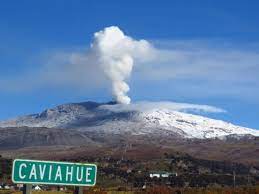 El servicio geológico minero argentino (segemar) a través de su observatorio argentino de vigilancia volcánica (oavv) informa que se conserva el nivel de alerta técnica para el volcán copahue, el cual permanece en nivel verde. Elevan A Naranja El Alerta Por El Volcan Copahue