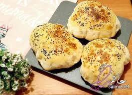 خبز الزبادي المنفوخ طريقة عمل طريقة عمل خبز الزبادي خبز الزبادي الطري Food Hamburger Bun Bread
