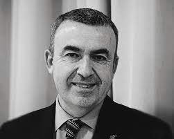 Lorenzo Silva en Sigüenza (II): "Me gustaría que mis cuarenta y cinco  millones de compatriotas escribieran" - Zenda