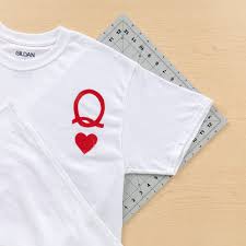 Felt halloween playing card costume (free pattern) here is a clever idea for a halloween costume from beverly's fabric they also have a downloadable pattern for us. Diy Playing Cards Costume 2021 Easy Diy Ideas