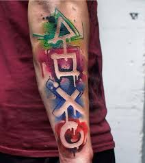 Olha Que Tattoo Monstra Que Esse Cara Fez Conheca Nossa Loja Virtual Vipgamesrjstore Playstation4 Button Tattoo Playstation Tattoo Gamer Tattoos