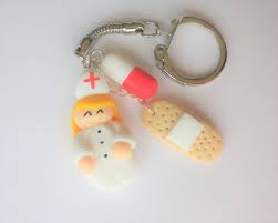 Porte Cles Infirmiere Blonde Pansementpilule Fimo Cadeau Etsy Porte Cle Fimo Aide Soignante