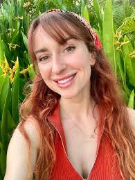 What are some rental options in Santa Cruz for a family with a budget of  $3250 for a 2BR or $4000 for a 3BR?