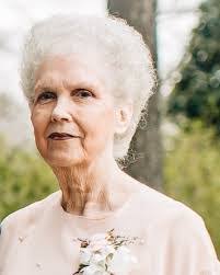 Carolyn Massengill's Instagram, Twitter & Facebook