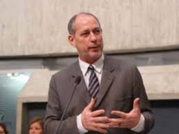 Ciro ferreira gomes (born 6 november 1957), often known monomyously as ciro, is a brazilian politician, lawyer, and academic, affiliated with the democratic labor party (pdt). Ciro Gomes Diz Que Dirceu Nao Tem Pudor Nem Recato