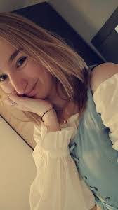 Lora Swisher's Instagram, Twitter & Facebook