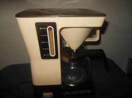 Basically, it is the same setup: Vintage Melitta 2 6 Automatic Coffeemaker Model Acm6 2 120v 750 W Made In Canada Retro Beige Neutral Melitta Coffee Maker Best Travel Coffee Mug Coffee Type