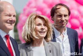 Olaf scholz, federal minister of finance, presents the key figures of the 2022 federal budget and the financial plan until 2025 on march 24, 2021 in. Senta Berger Und Olaf Scholz Legen In Hamburg Grundstein Fur Neues Haus Der Starke Stimme Fur Madchen Onetz
