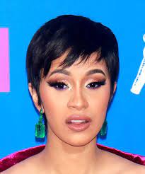 This mist protects dried hair against heat tools (up to 450 degrees), repairs damage, and helps prevent breakage, thanks to our honey protective complex. Cardi B Hairstyles Hair Cuts And Colors