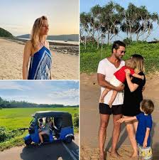 Laura a facut balet pana la varsta de 12 ani si in. Laura Cosoi Dana Rogoz È™i Adela Popescu Trec In Noul An Departe De Romania Imagini De Poveste Din VacanÈ›a Celor Trei Galerie Foto Spynews Ro