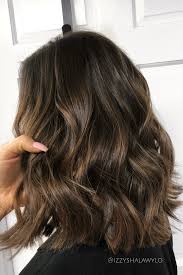 Brunette Balyage Natural Brown Highlights Caramel Short Hair Lob Short Hair Balayage Short Hair Highlights Balyage Short Hair