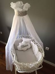 Si quieres una cuna de viaje: Hora De Vestir Tu Cuna Antigua Y Hacerla Muy Especial Para Tu Bebe
