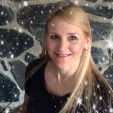 Emily Lada's Instagram, Twitter & Facebook