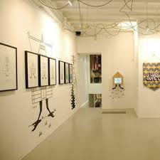 Lucrări de artă la preț de atelier. Un Curator Nu Se Gaseste Doar Intr Un Muzeu Sau O Galerie De Arta