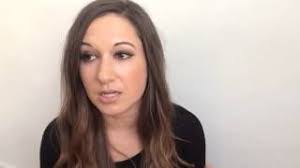 Laura Deer's Instagram, Twitter & Facebook