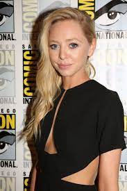 Comic Con 2016 Panels Press Lines And Scene Cute Beauty Celebrity Hairstyles Beauty