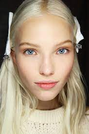 The white hot shampoo seems to to be perfect for my hair. White Hair The Hot New Hair Colour For 2017 We Think So