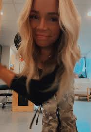 Too much time inbetween clients today 😂 #saltlife #salon #hair #clients  #break #fyp #fupage #funnyvideos #funnyvideo #viralvideo #trendyyy #lonley  #happyholidays #fypシ゚viral