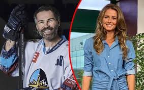 A collection of facts like salary, net worth, affair, dating, girlfriend, children, career, bio, relationship and more can also be found. Jaromir Jagr A Daniela Hantuchova Idealni Dvojka Spojil Je Buh Ahaonline Cz