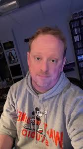 Jeremy Bingaman's Instagram, Twitter & Facebook