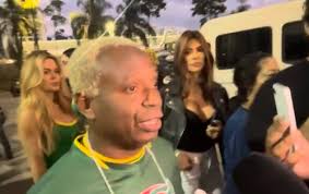 Capetinha cita desconfiança como fator favorável a título e elege Neymar e Vini Jr como destaques da Seleção
