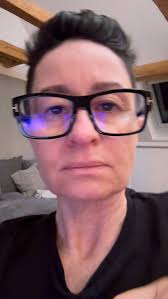 Es ist mal wieder soweit: Statement! „Starke Männer“ Was ist eigentlich  los? Ist der Einkaufswagen zu groß? Die Tüten zu schwer? Oder seid ihr  einfach zu faul? Oder ist die Frau