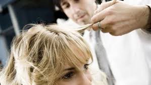 Salon de coiffure pour cheveux crépus,soin et coiffure rapide. Coiffeur Feminine Or Masculine