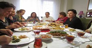 Rüyada evinize misafir geldiğini görmek; Ruyada Misafir Gormek Ne Anlama Gelir Takvim