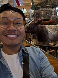 Sure my name is Airline, but I love taking the train. Call me  CHOOCHOOBEE!!! 🚂