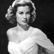 Fresh off her best actress oscar win in 1955, the movie star hopped on a train in france, which. 30 Jahren Nach Grace Kellys Tod Bleiben Ratsel Stars
