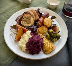 Rachel stewart explains in this meet the germans remake of dinner for one. Christmas Dinner For One Recipe Bbc Good Food